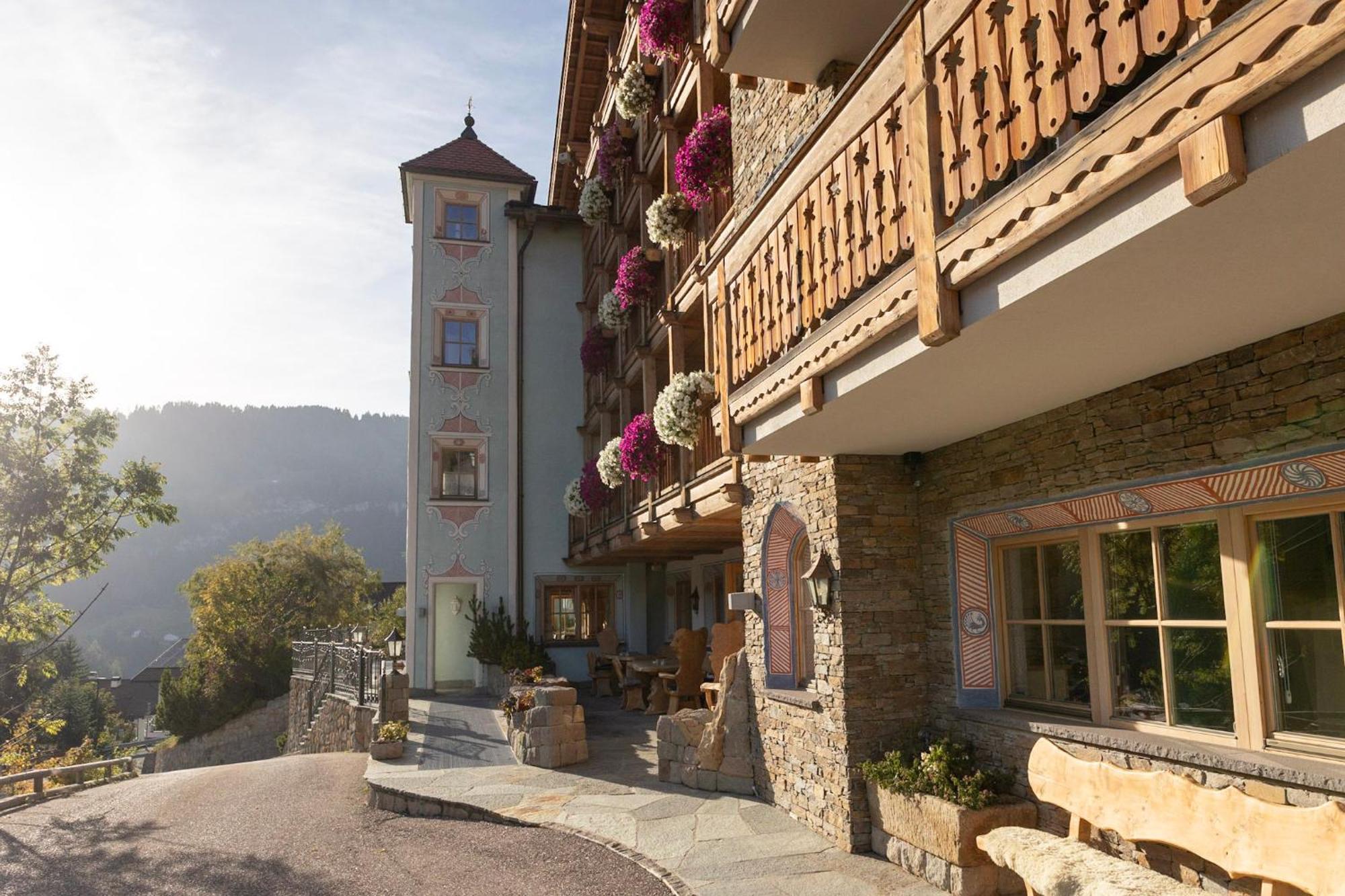Dorfhotel Beludei Santa Cristina Val Gardena Екстериор снимка
