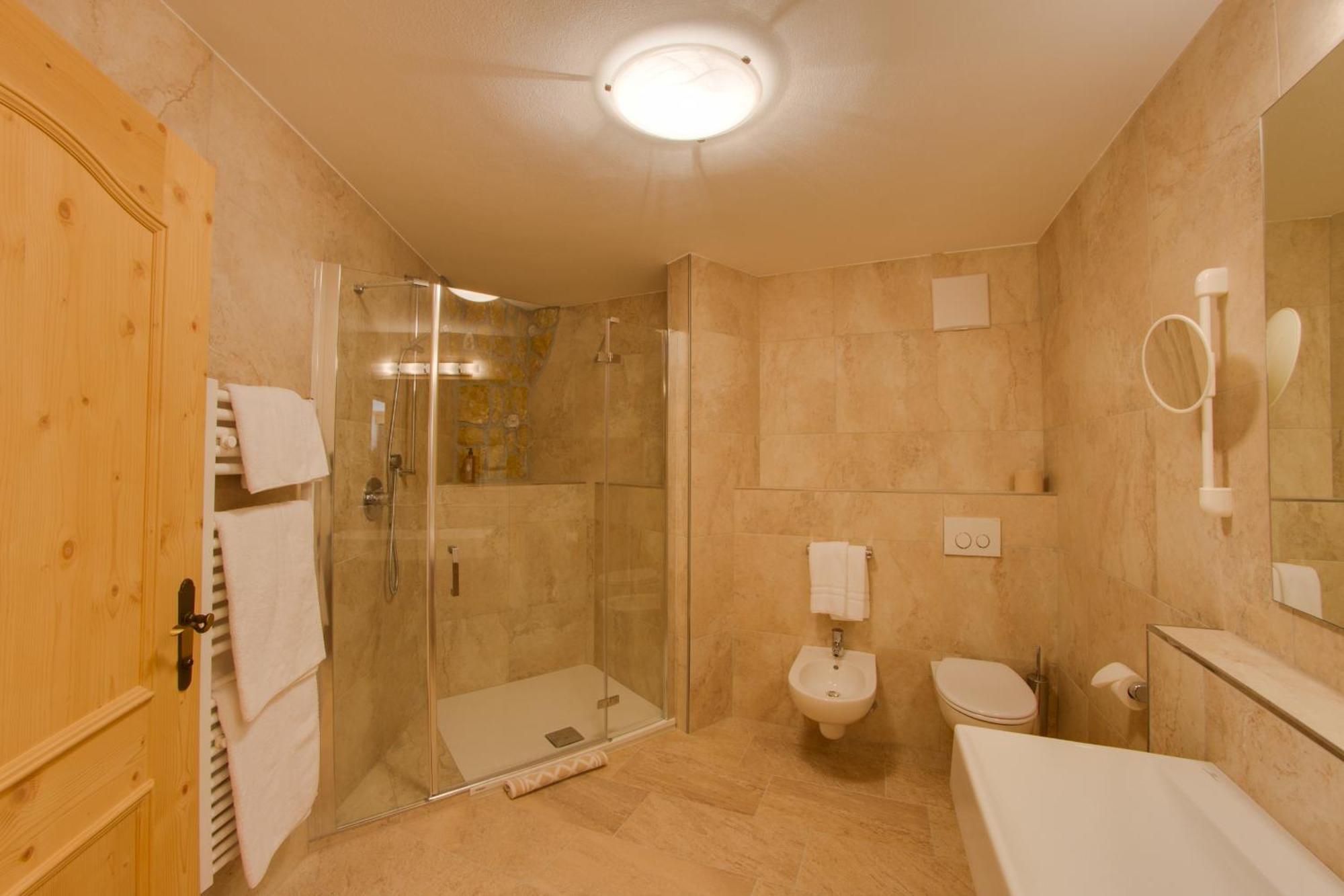 Dorfhotel Beludei Santa Cristina Val Gardena Стая снимка