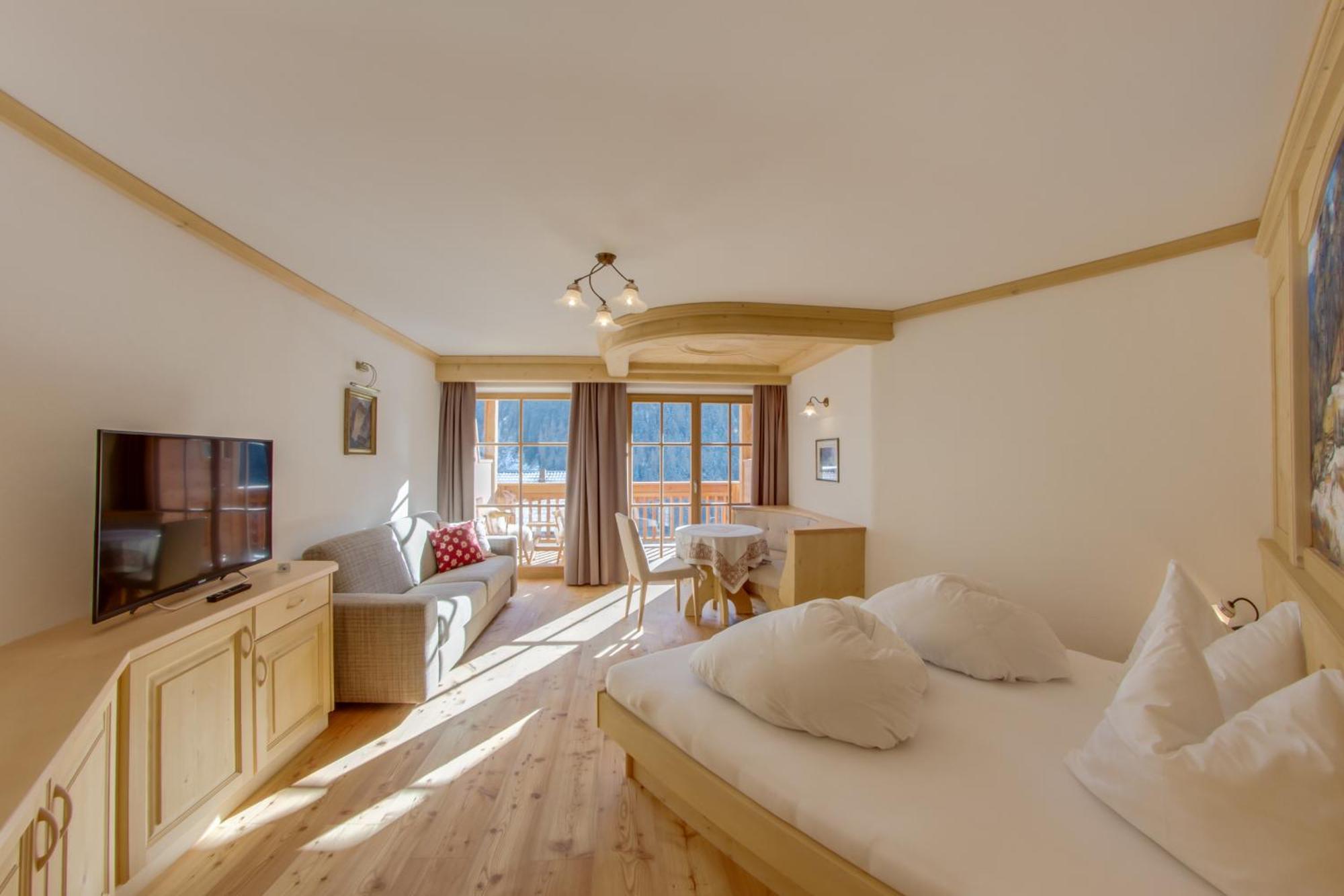 Dorfhotel Beludei Santa Cristina Val Gardena Стая снимка